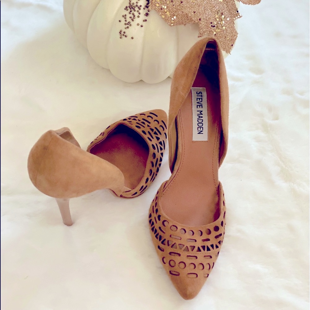 Suede Pumps